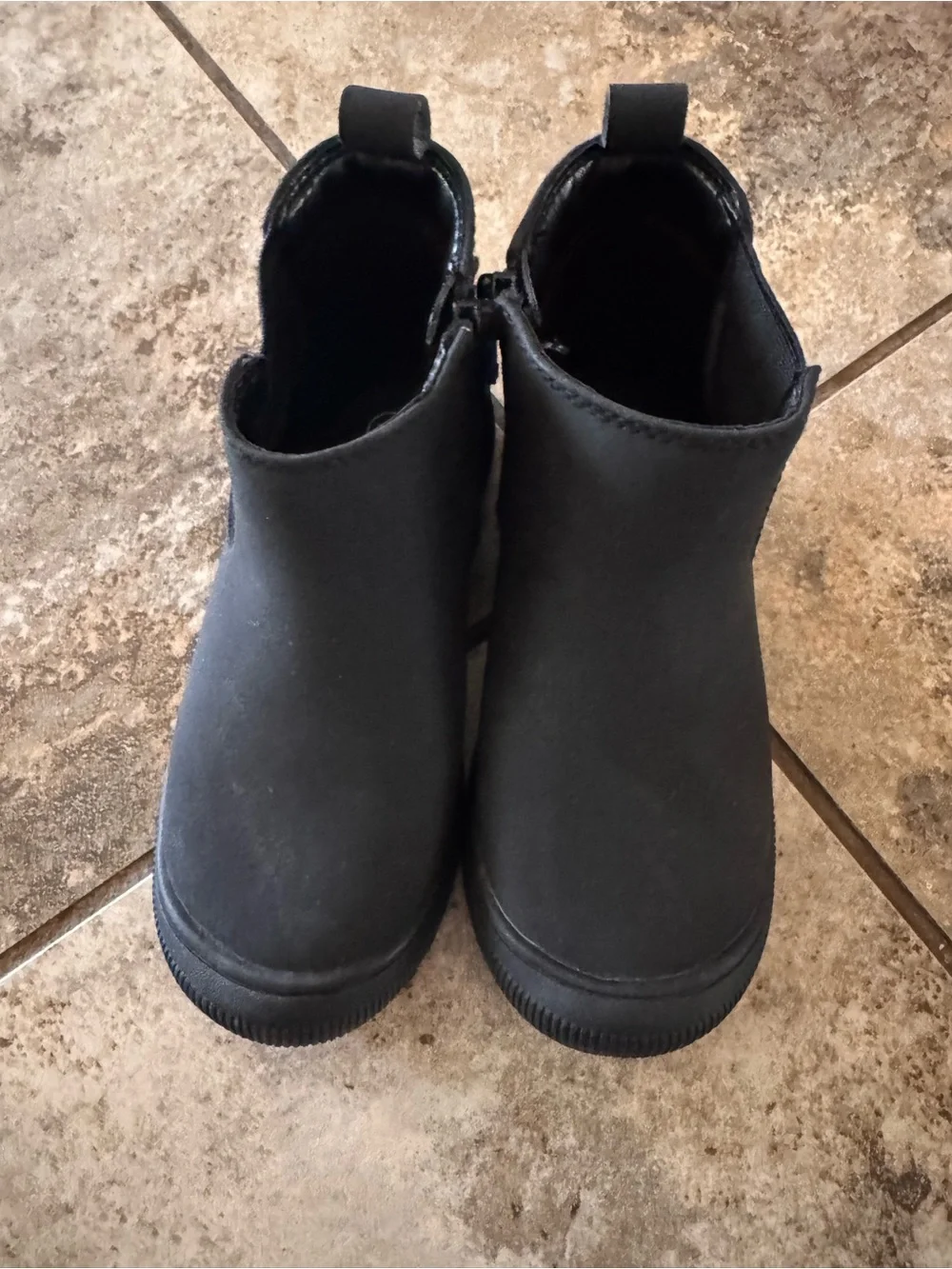 Bundle of (2) pairs of toddler size 10 Chelsea boots. Black & tan